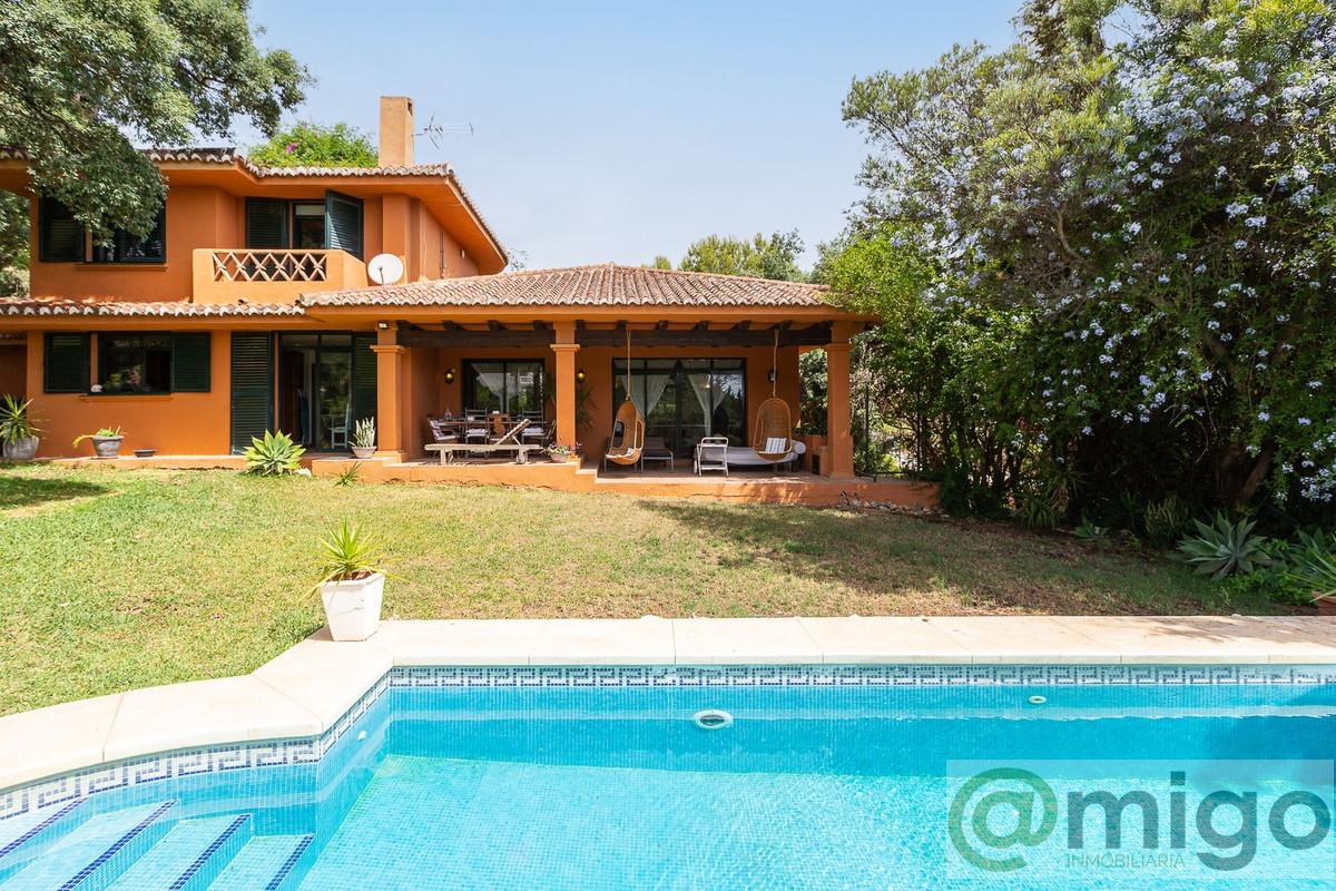 Venta de villa en Calahonda
