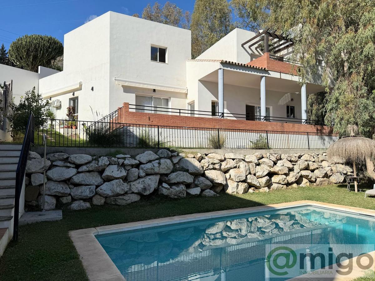 Продажа от

 Виллa на Benalmadena