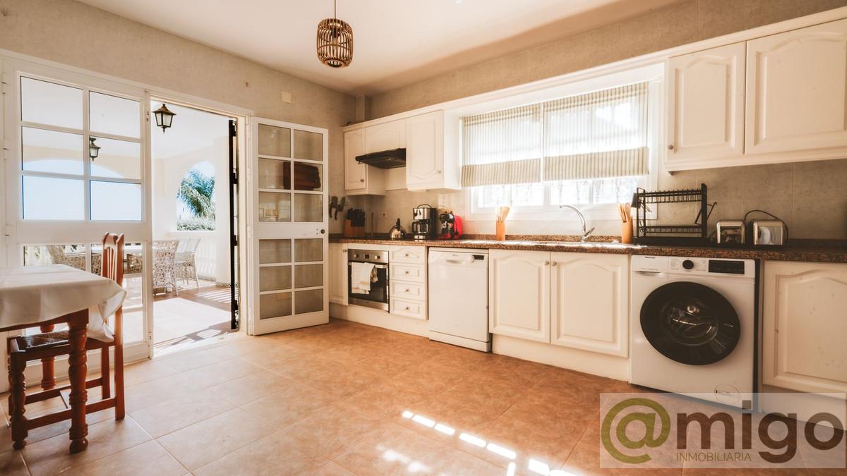 Venta de villa en Marbesa