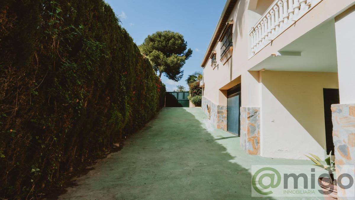 Venta de villa en Marbesa