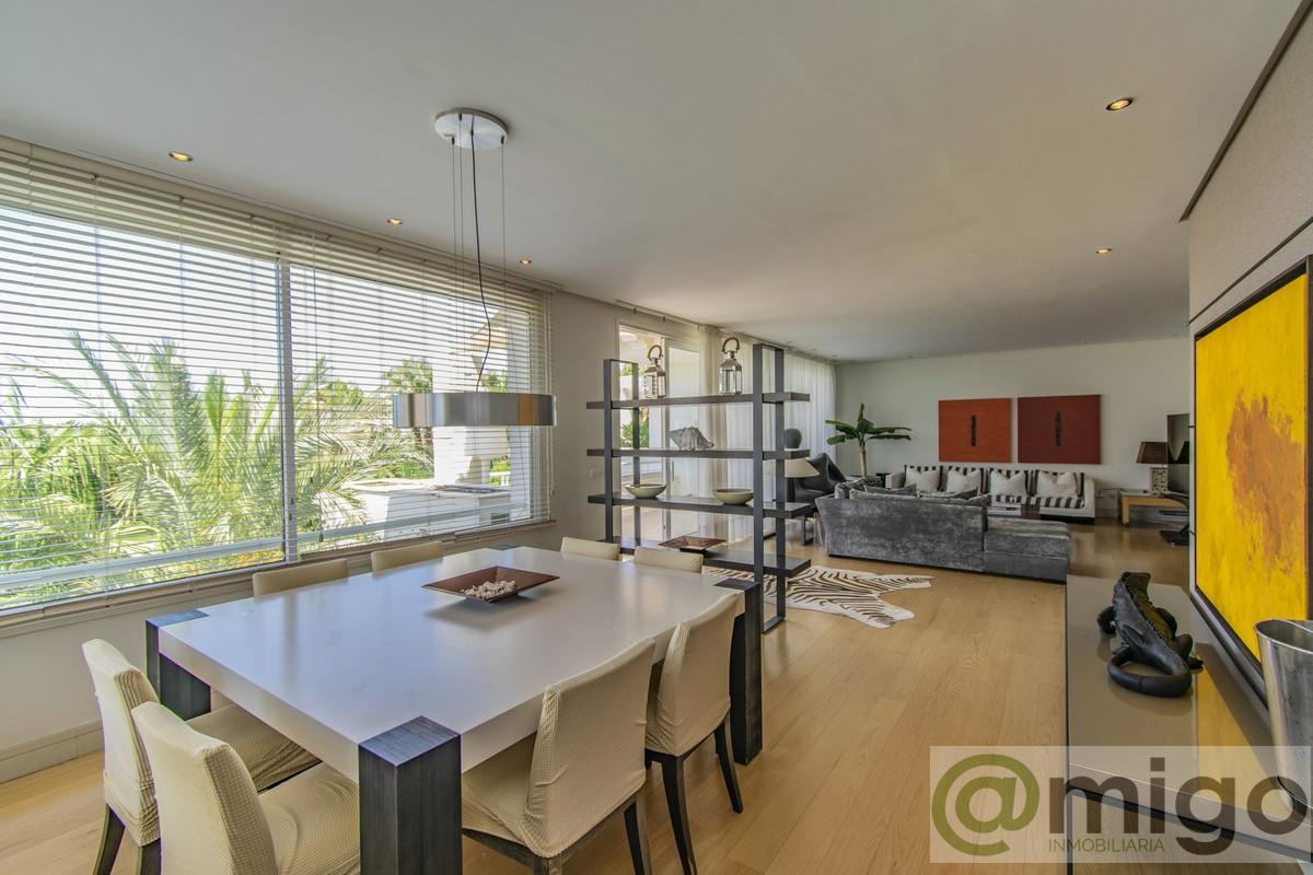 For sale of penthouse in Marbella