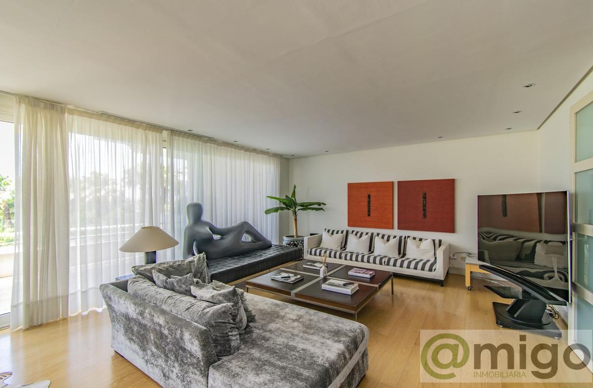 For sale of penthouse in Marbella