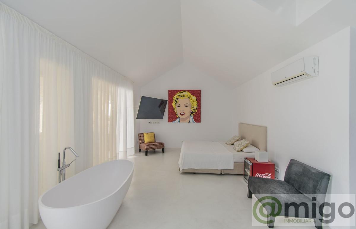 For sale of penthouse in Marbella