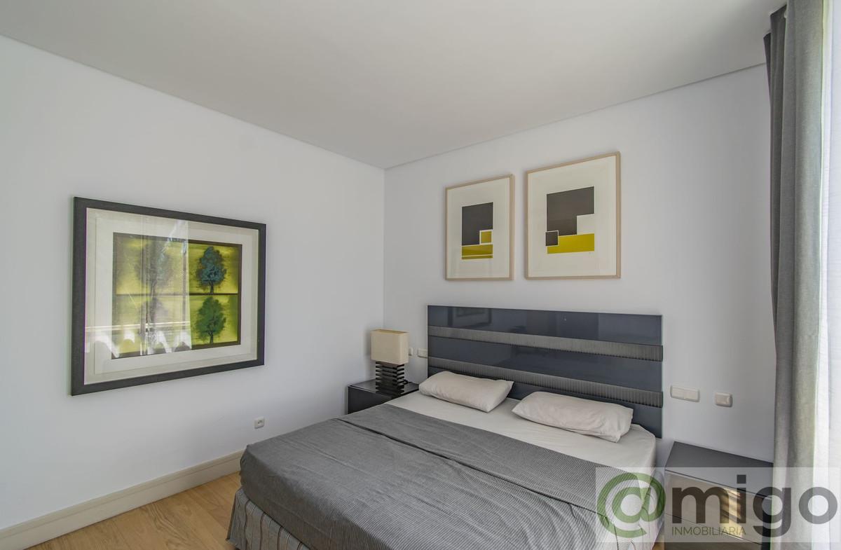 For sale of penthouse in Marbella