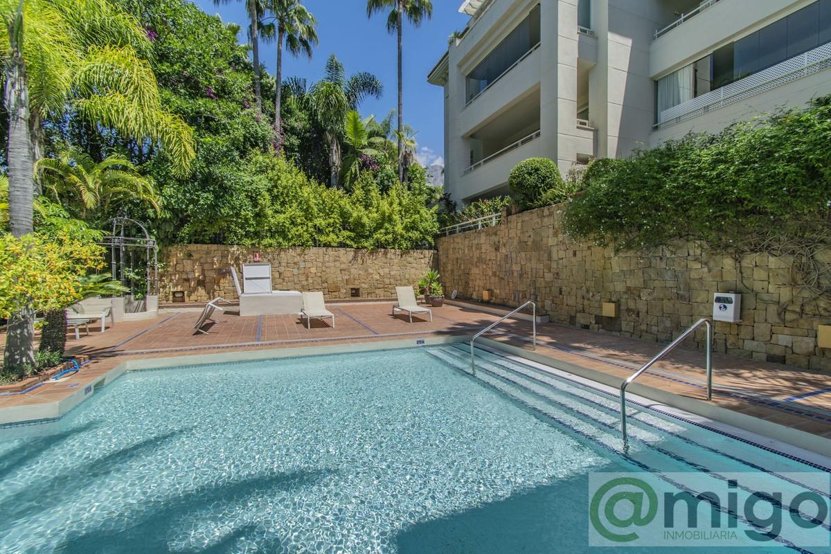 For sale of penthouse in Marbella