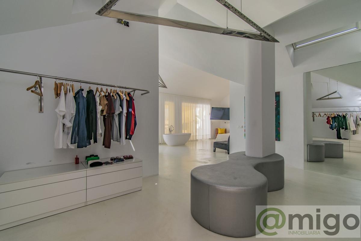 For sale of penthouse in Marbella