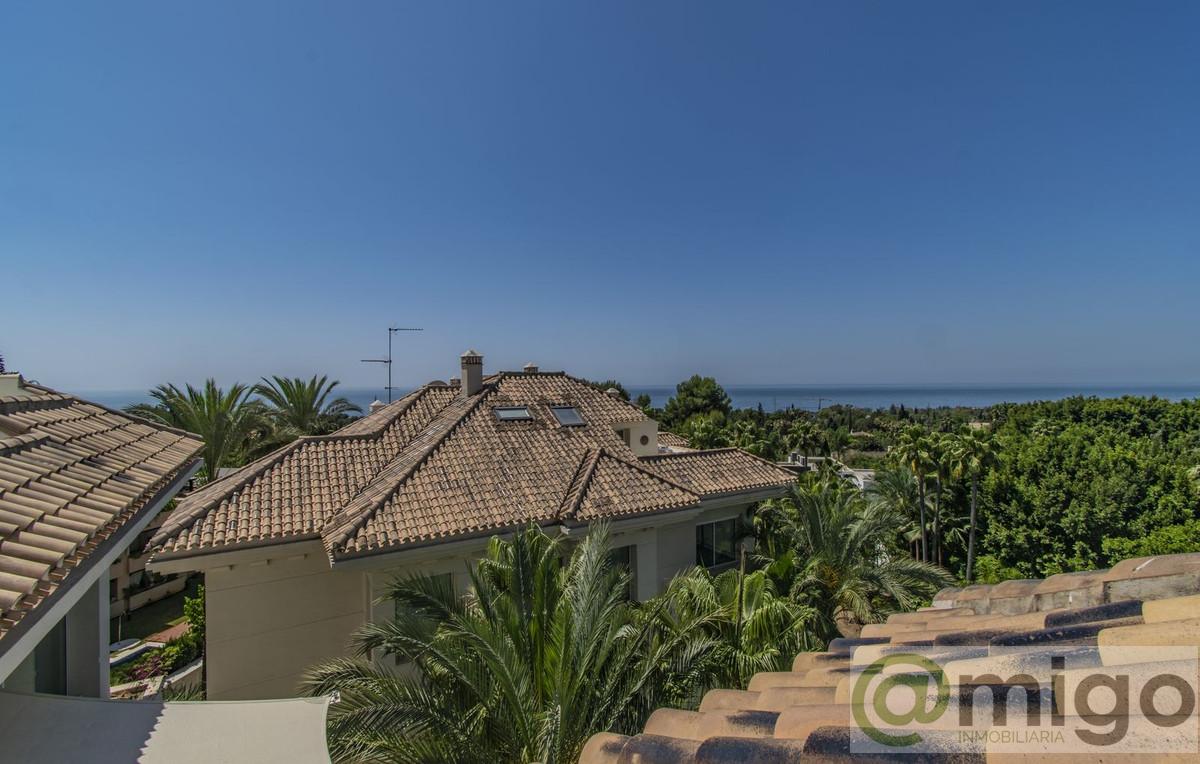 For sale of penthouse in Marbella