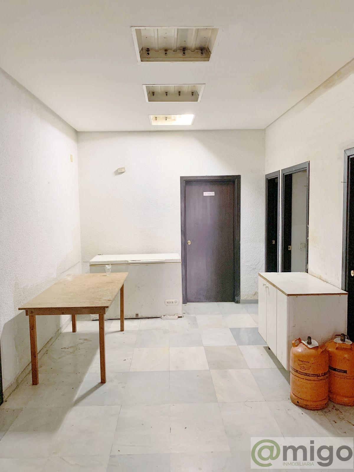 Venta de local en Calahonda