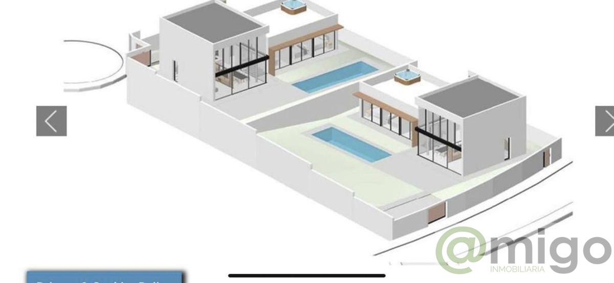 For sale of villa in Estepona