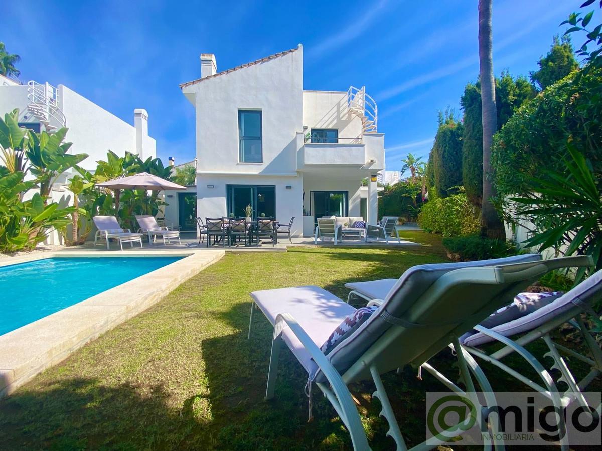 For sale of villa in Atalaya