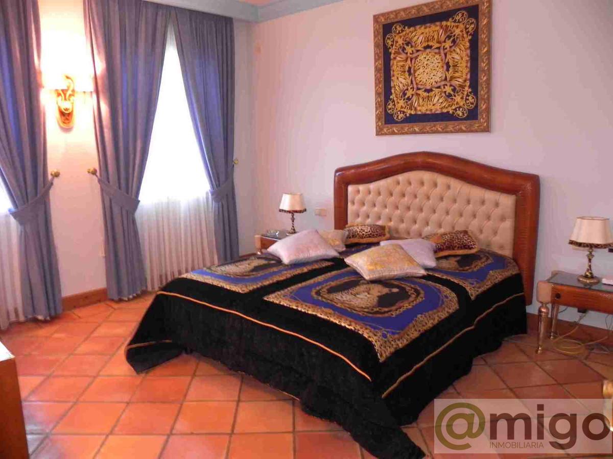 For sale of villa in Marbella