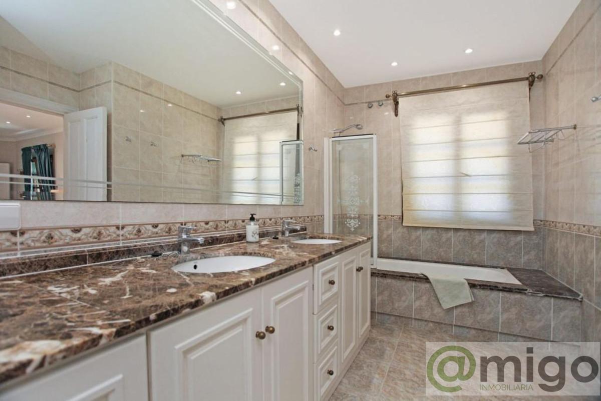 For sale of villa in Cancelada