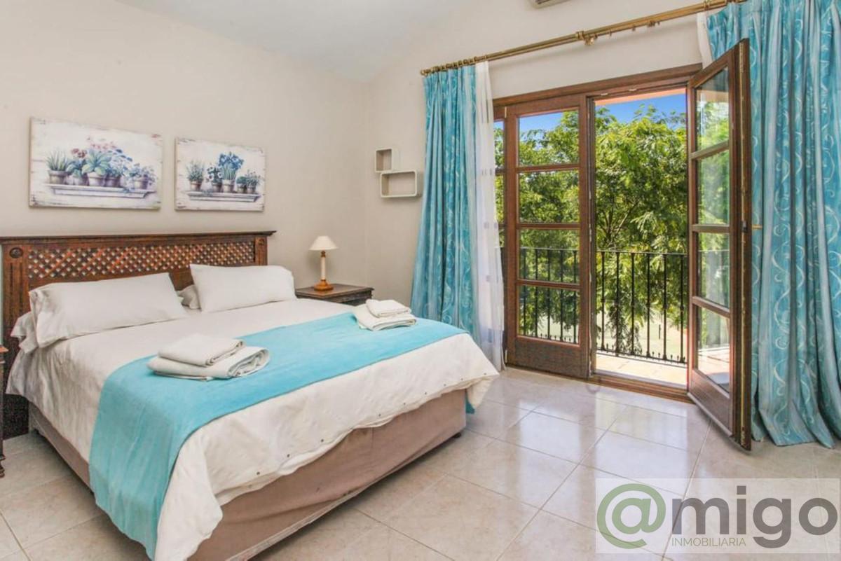 For sale of villa in Cancelada