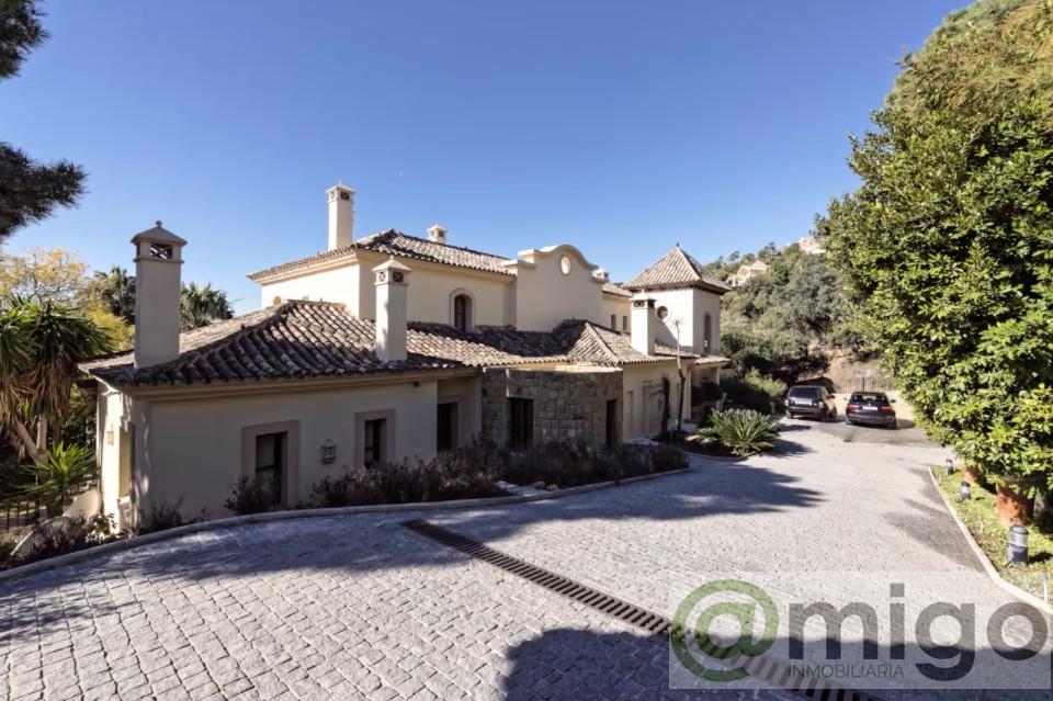 Продажа от

 Виллa на Marbella
