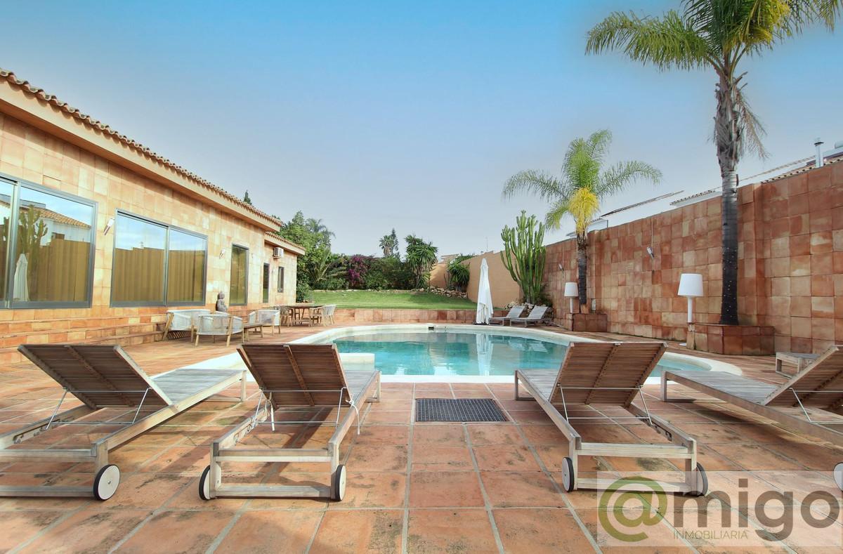 Venta de villa en Atalaya