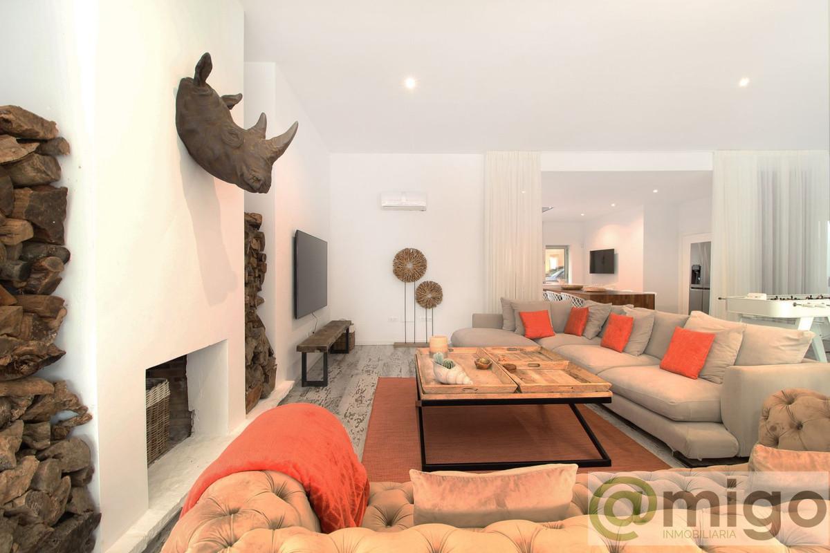 Venta de villa en Atalaya