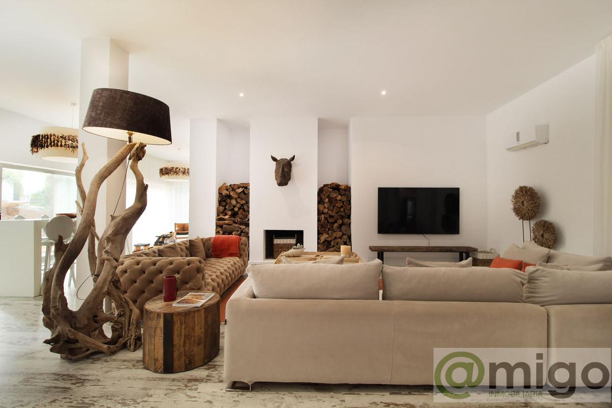 Venta de villa en Atalaya