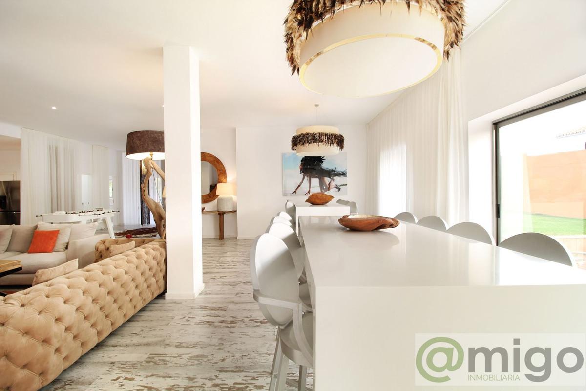 Venta de villa en Atalaya