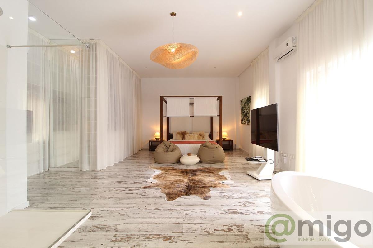 Venta de villa en Atalaya