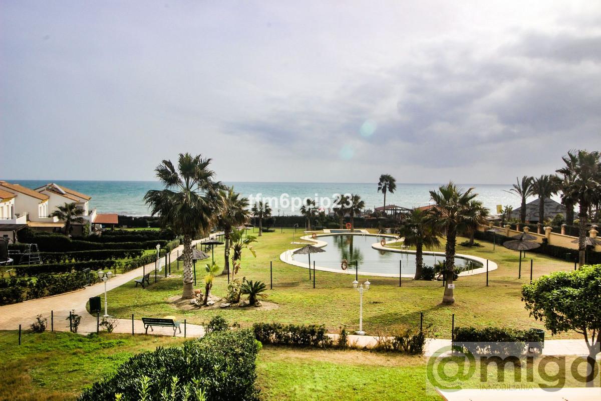 For sale of villa in La Duquesa