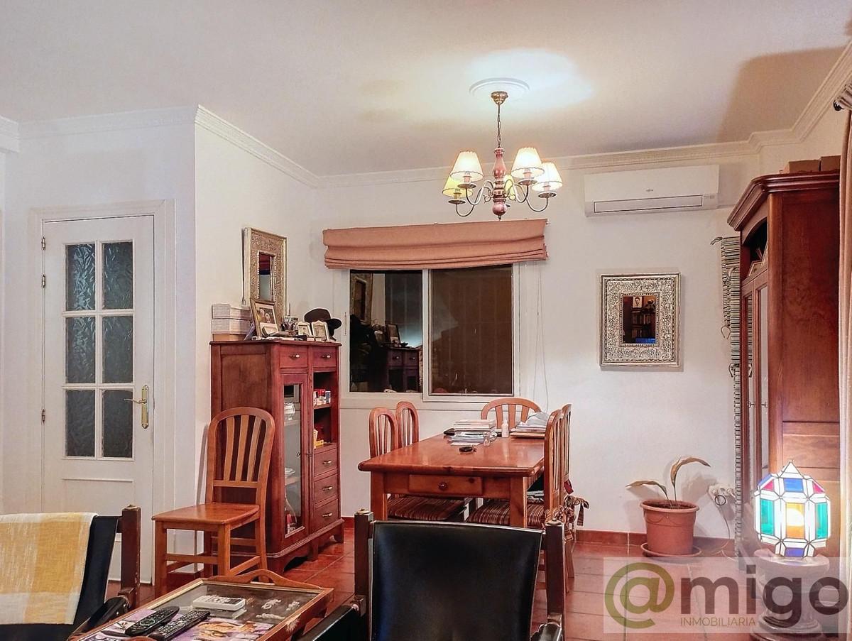 Venta de villa en Las Lagunas