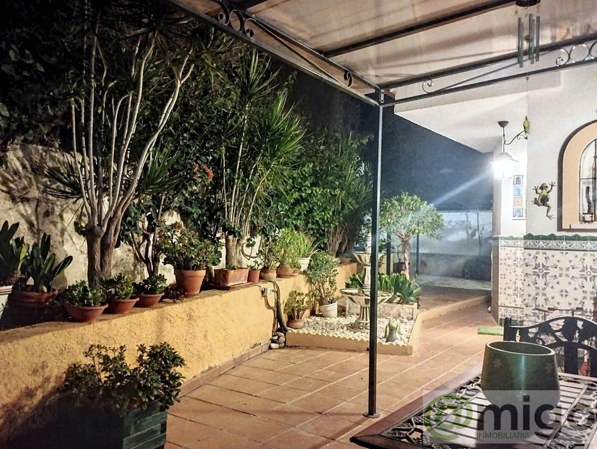 Venta de villa en Las Lagunas