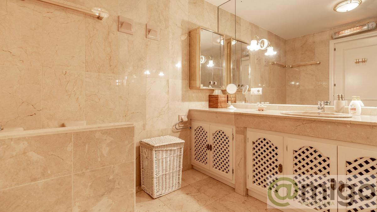 For sale of apartment in Marbella