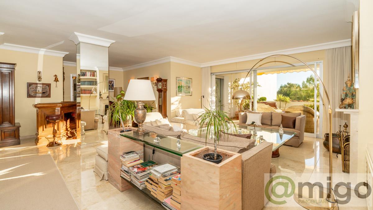 For sale of apartment in Marbella