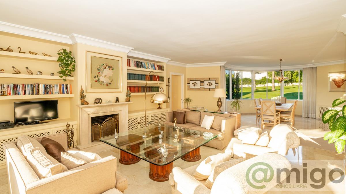 For sale of apartment in Marbella
