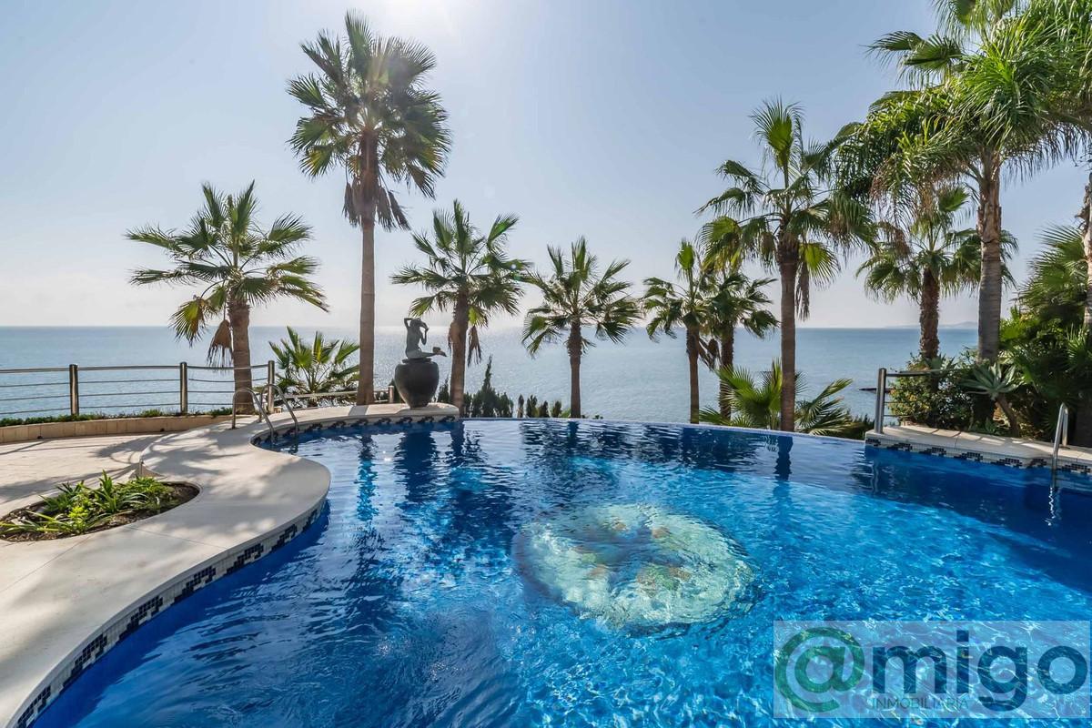 For sale of apartment in Benalmadena Costa
