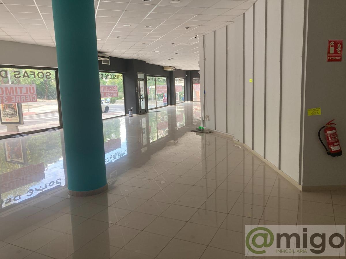 Venta de local en Estepona