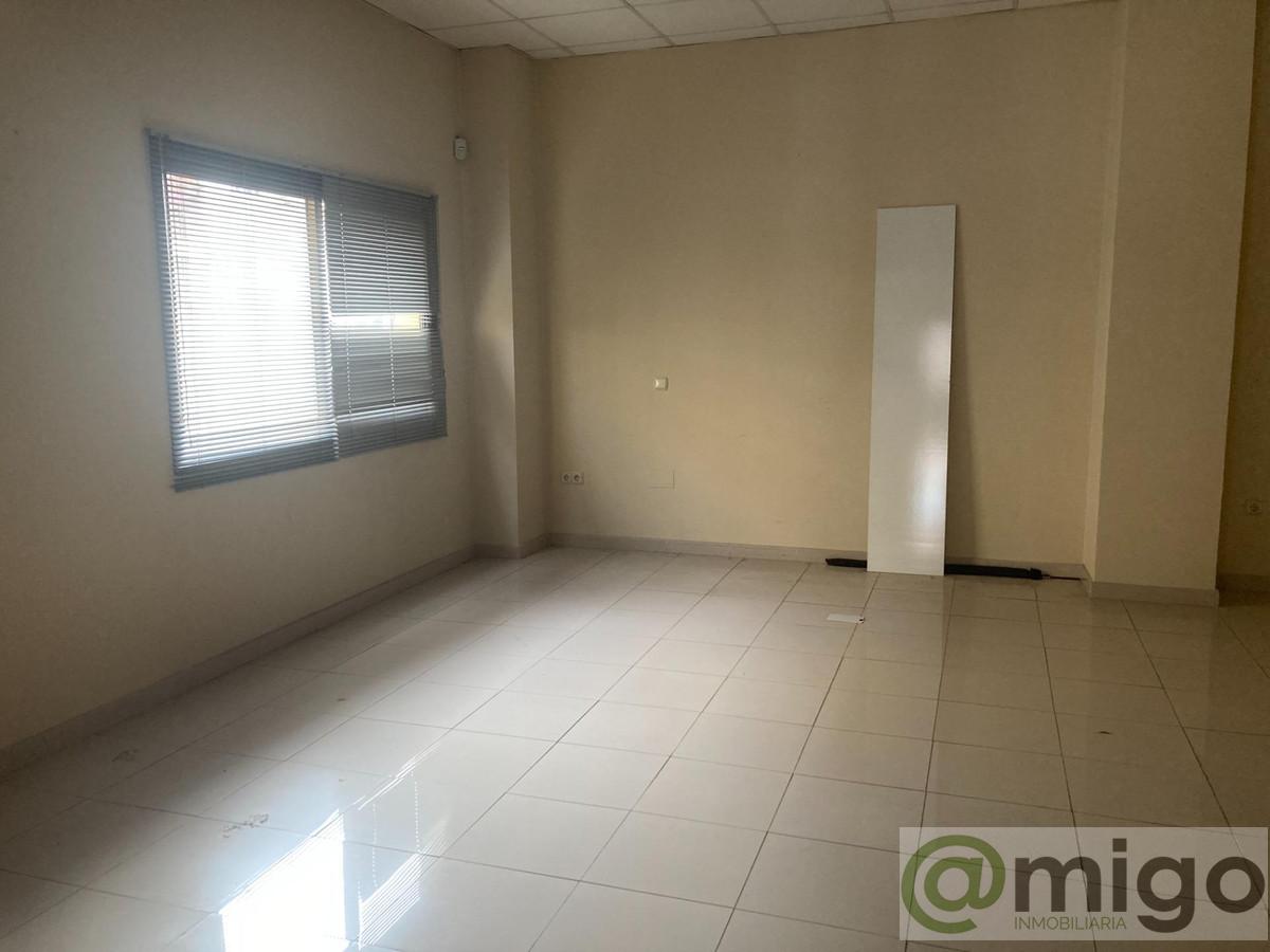 Venta de local en Estepona