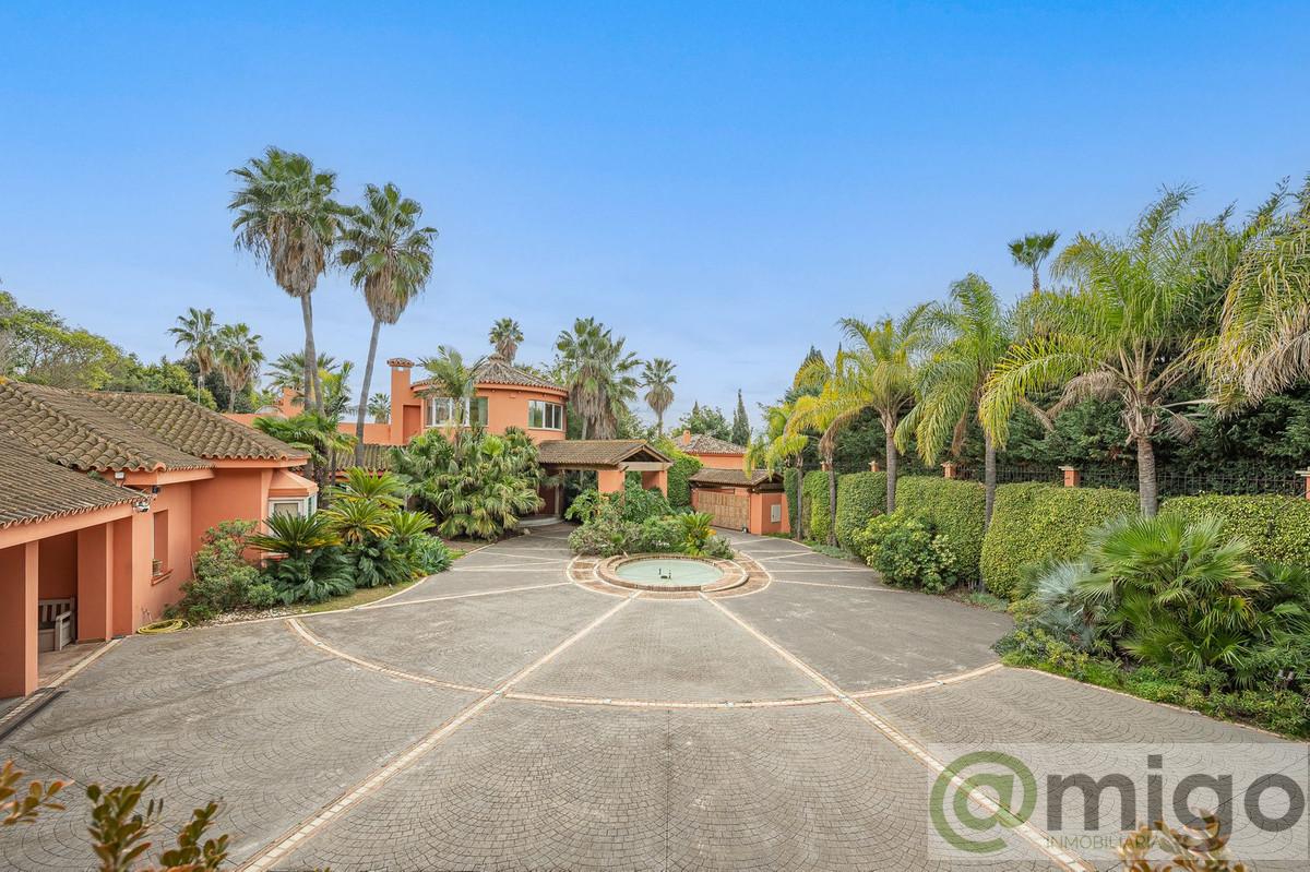 For sale of villa in Marbella