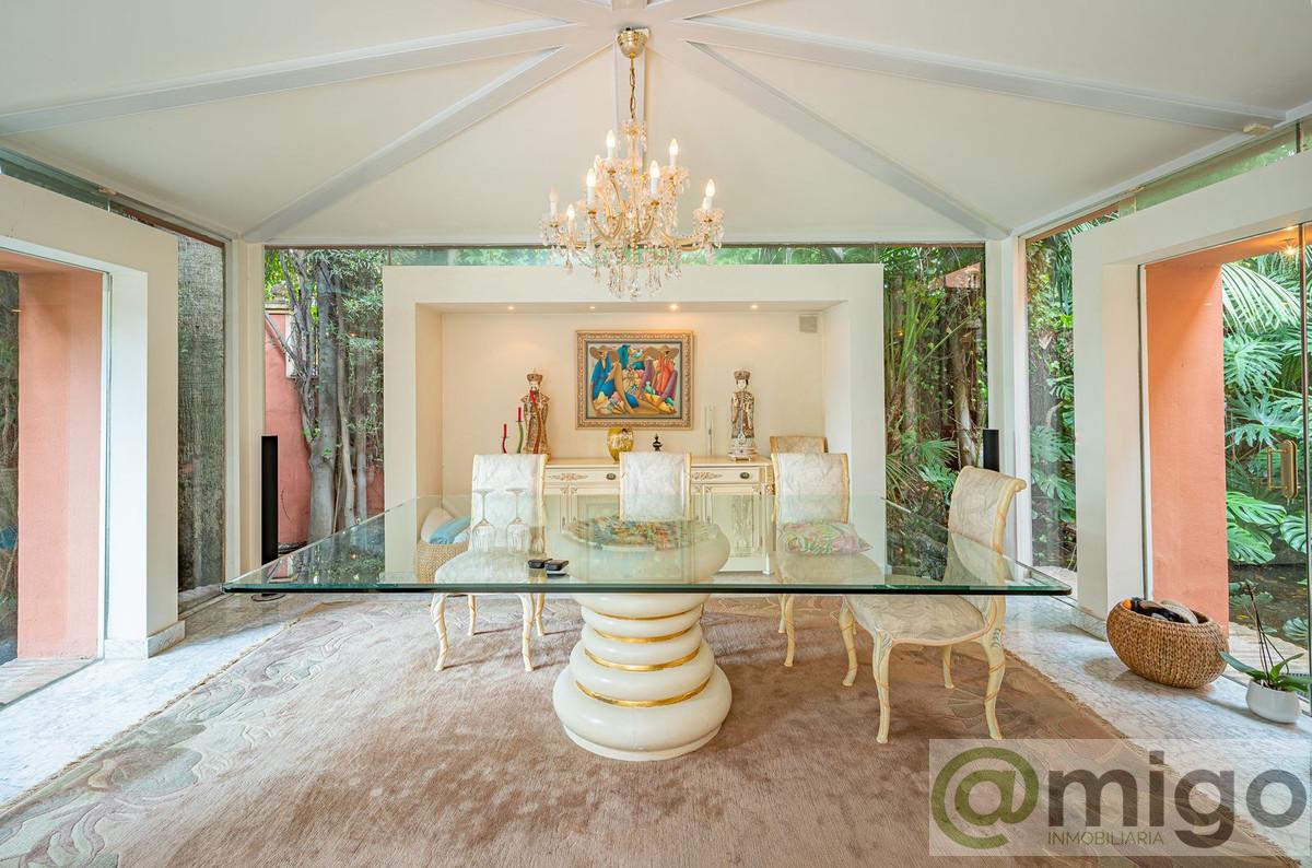 For sale of villa in Marbella