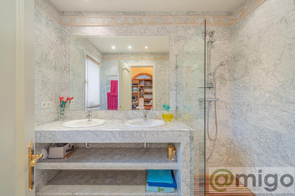 For sale of villa in Marbella