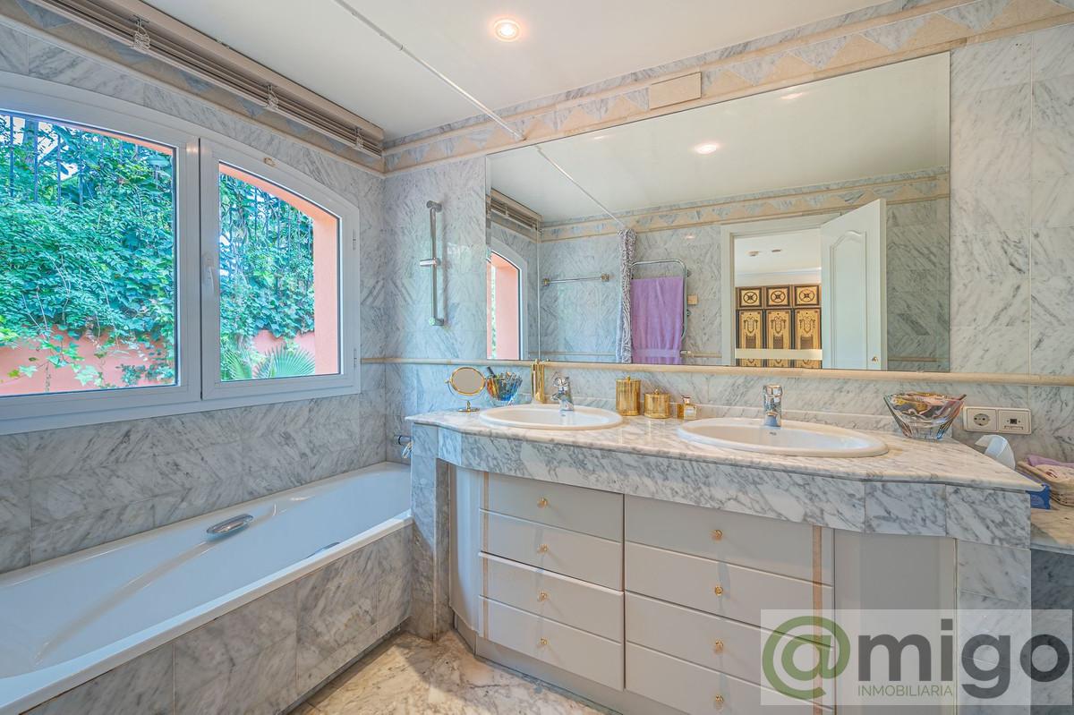 For sale of villa in Marbella