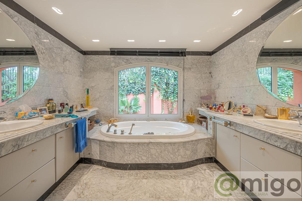 For sale of villa in Marbella