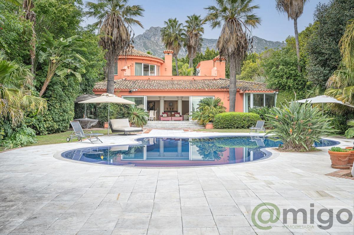 For sale of villa in Marbella