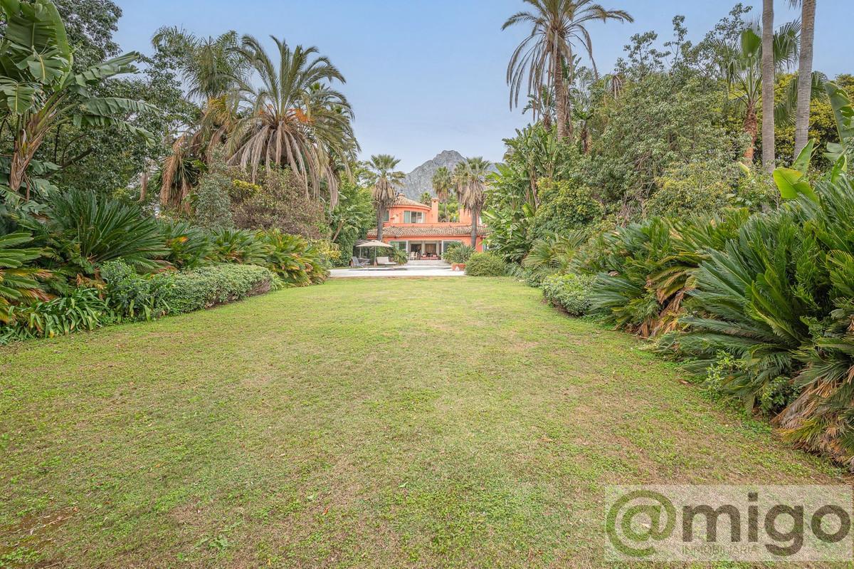 For sale of villa in Marbella