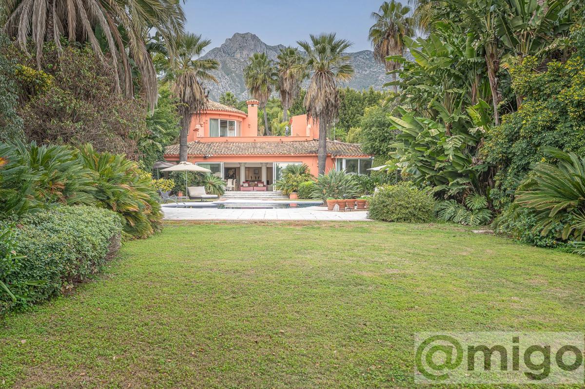 For sale of villa in Marbella