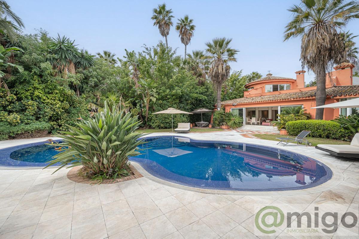 For sale of villa in Marbella