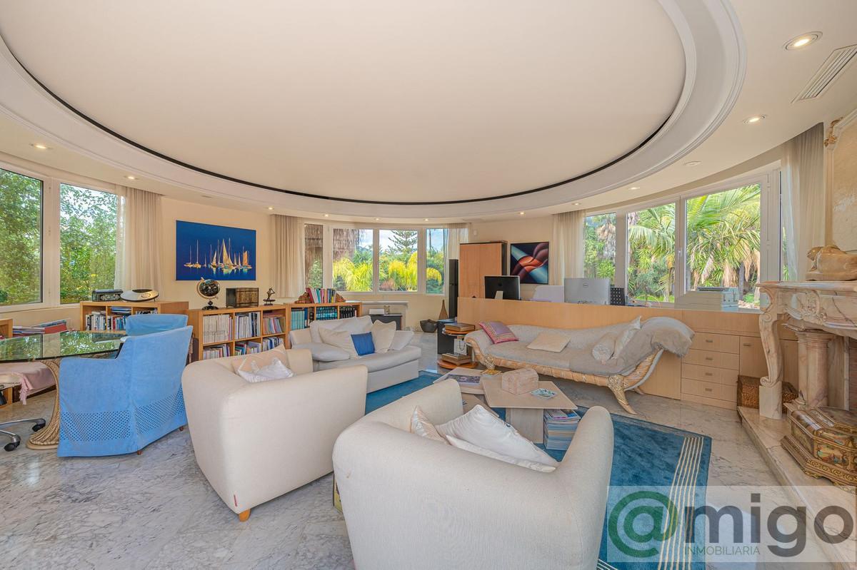 For sale of villa in Marbella