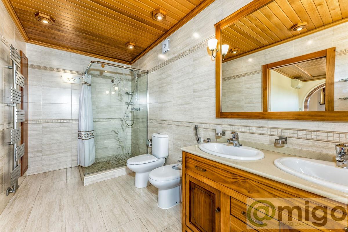 Venta de villa en Benalmadena Costa