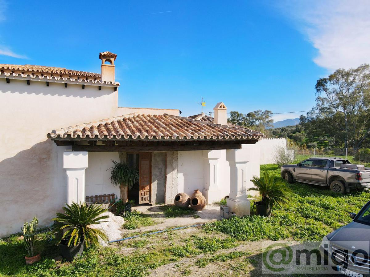 For sale of villa in Coín