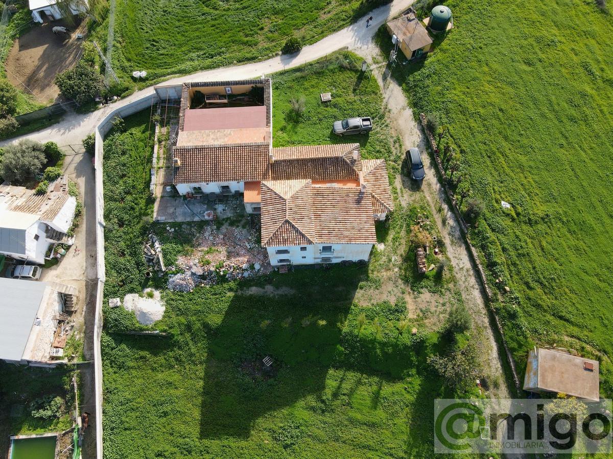 For sale of villa in Coín
