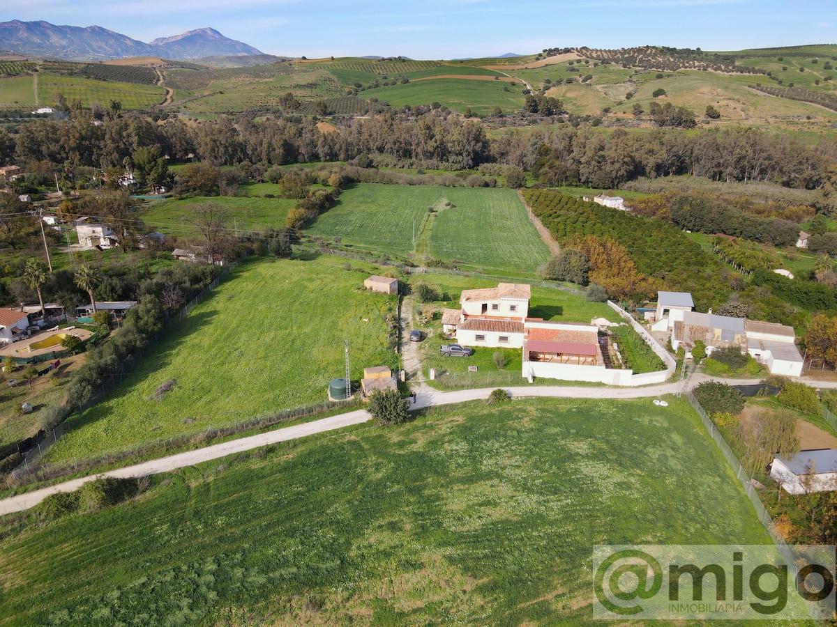 For sale of villa in Coín