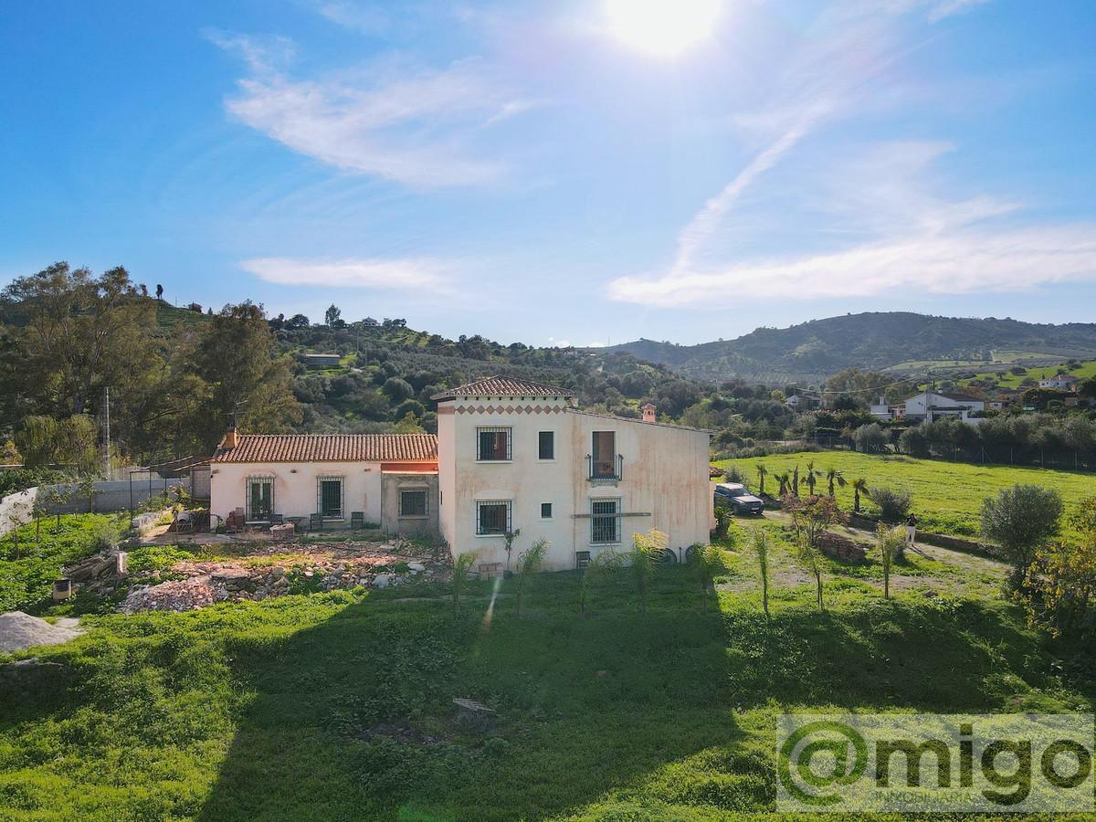 For sale of villa in Coín
