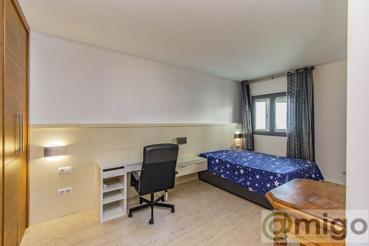 For sale of penthouse in Marbella