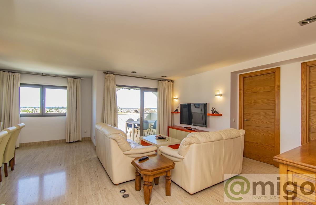 For sale of penthouse in Marbella