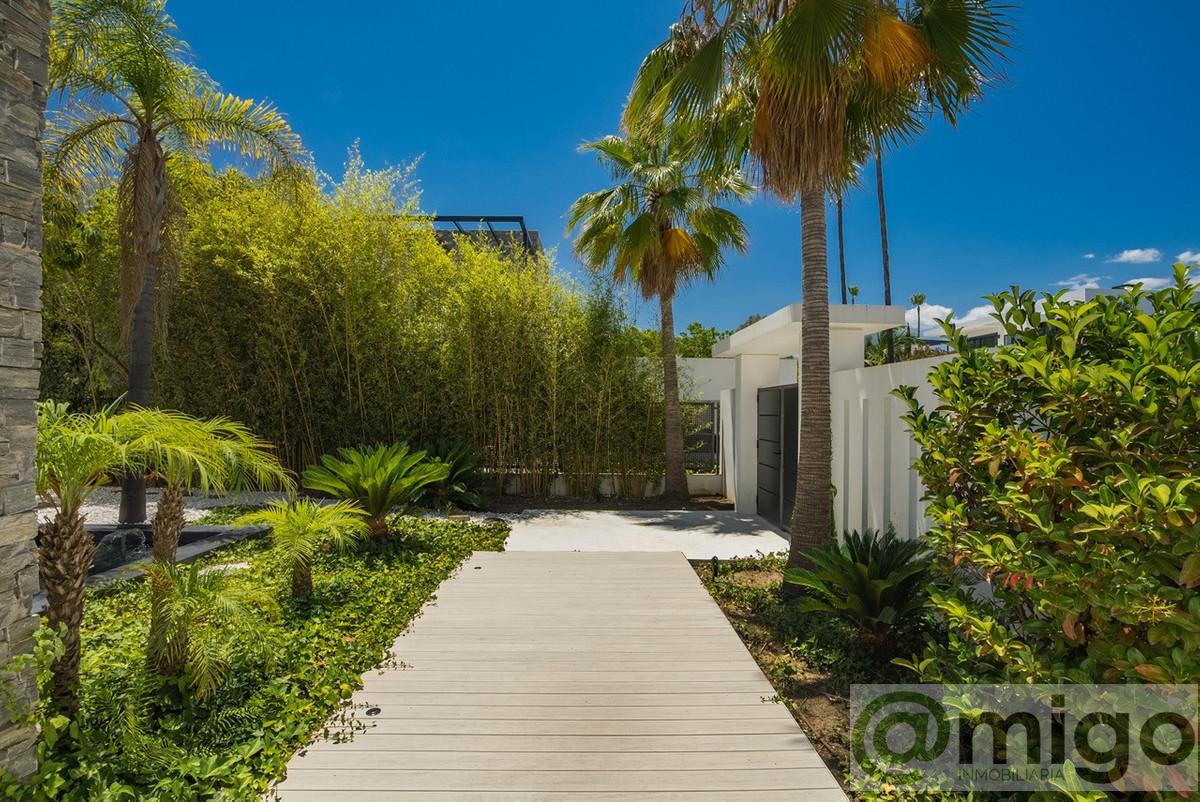 For sale of villa in Marbella